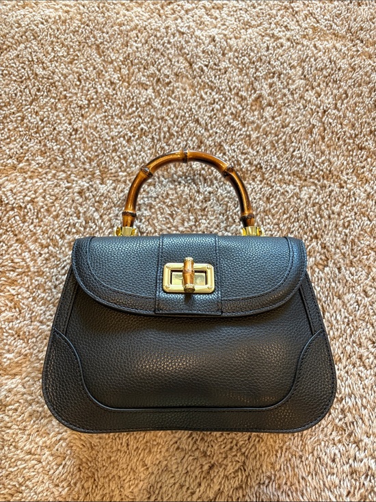 Lilly Pulitzer Handbags - Lilly Pulitzer Poncey Leather Bag